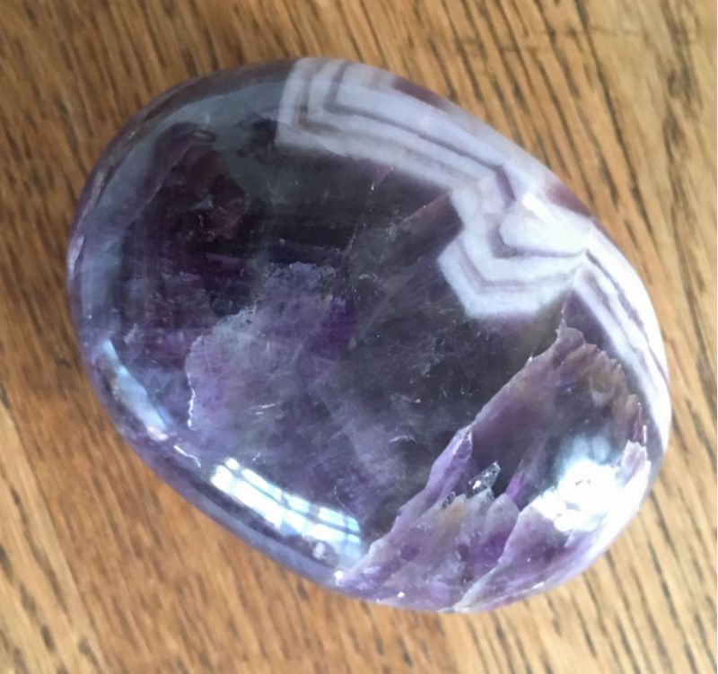 Chevron Amethyst Gallet  'E' - 6.8cm