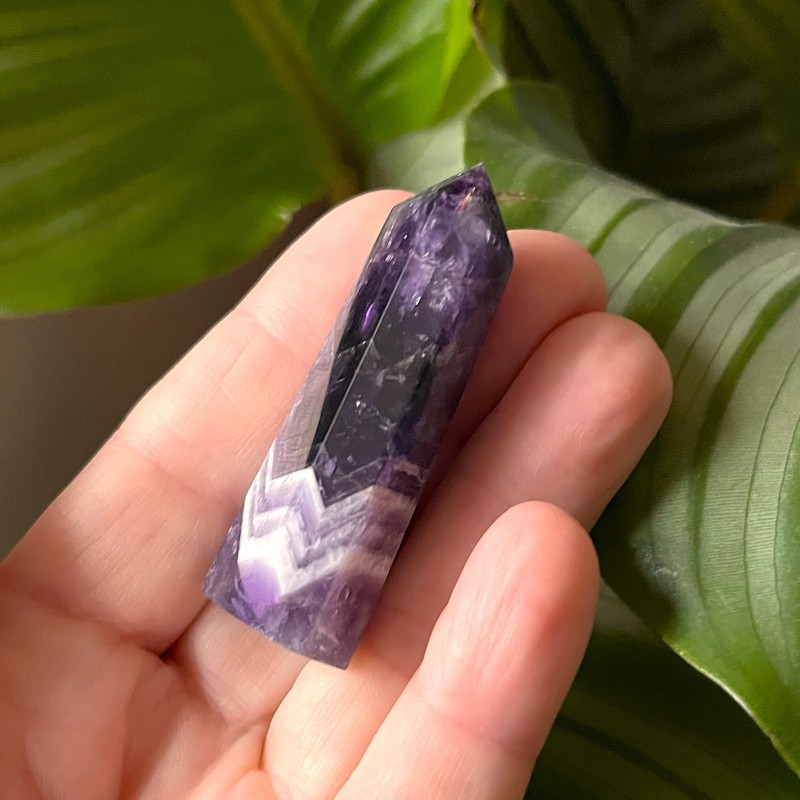 Chevron Amethyst Point C - 5.5cm