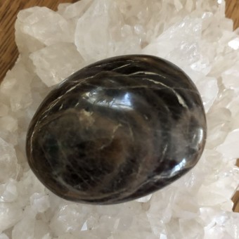 Black Moonstone Gallet 'S' - 5.3cm