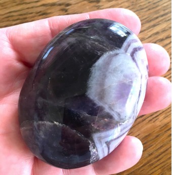 Chevron Amethyst Gallet  'E' - 6.8cm