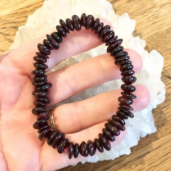 Garnet Freeform Chipstone Bracelet