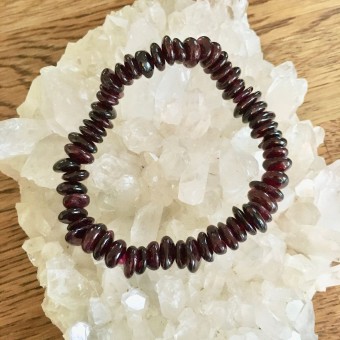 Garnet Freeform Chipstone Bracelet