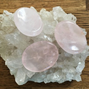 Rose Quartz  Indent Palmstone/Worrystone - 47