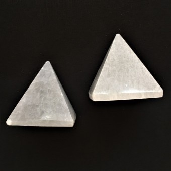 Selenite Pyramid - 5cm