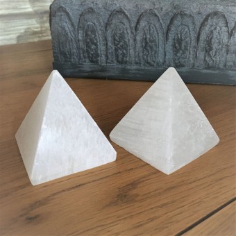 Selenite Pyramid - 5cm