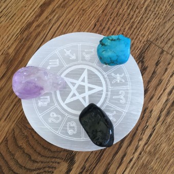 Selenite Zodiac Charging Plate - 8cm