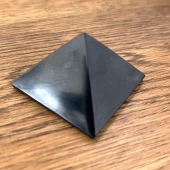 Shungite Pyramid - 4cm