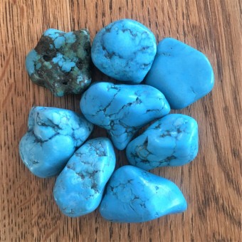 Turquenite / Blue Howlite Tumblestone (knobbl