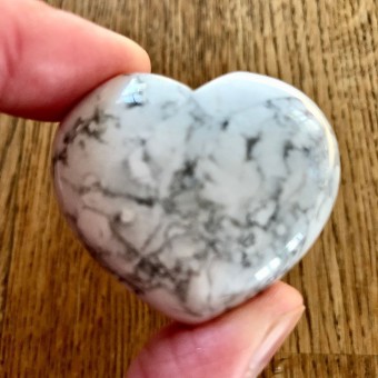 White Howlite Heart 40mm