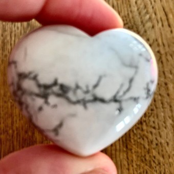 White Howlite Heart 40mm